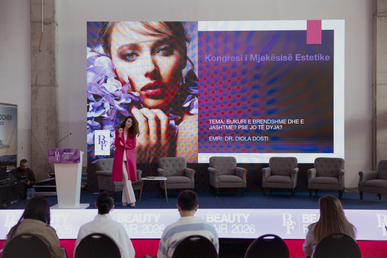 Dr. Diola Dosti shkëlqen në ditën e parë të Beauty Fair: “Bukuria nuk krijohet në pasqyrë, por në qelizë!”