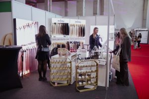 Aurona Cosmetics sjell inovacion në Beauty Fair Kosova me produktin për zgjatjen e flokëve