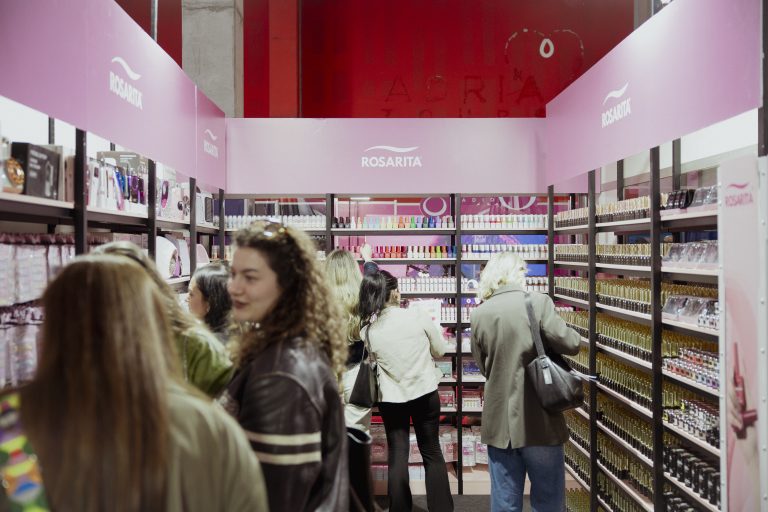 Rosarita prezantoi trendet e thonjve në Beauty Fair Kosova 2026
